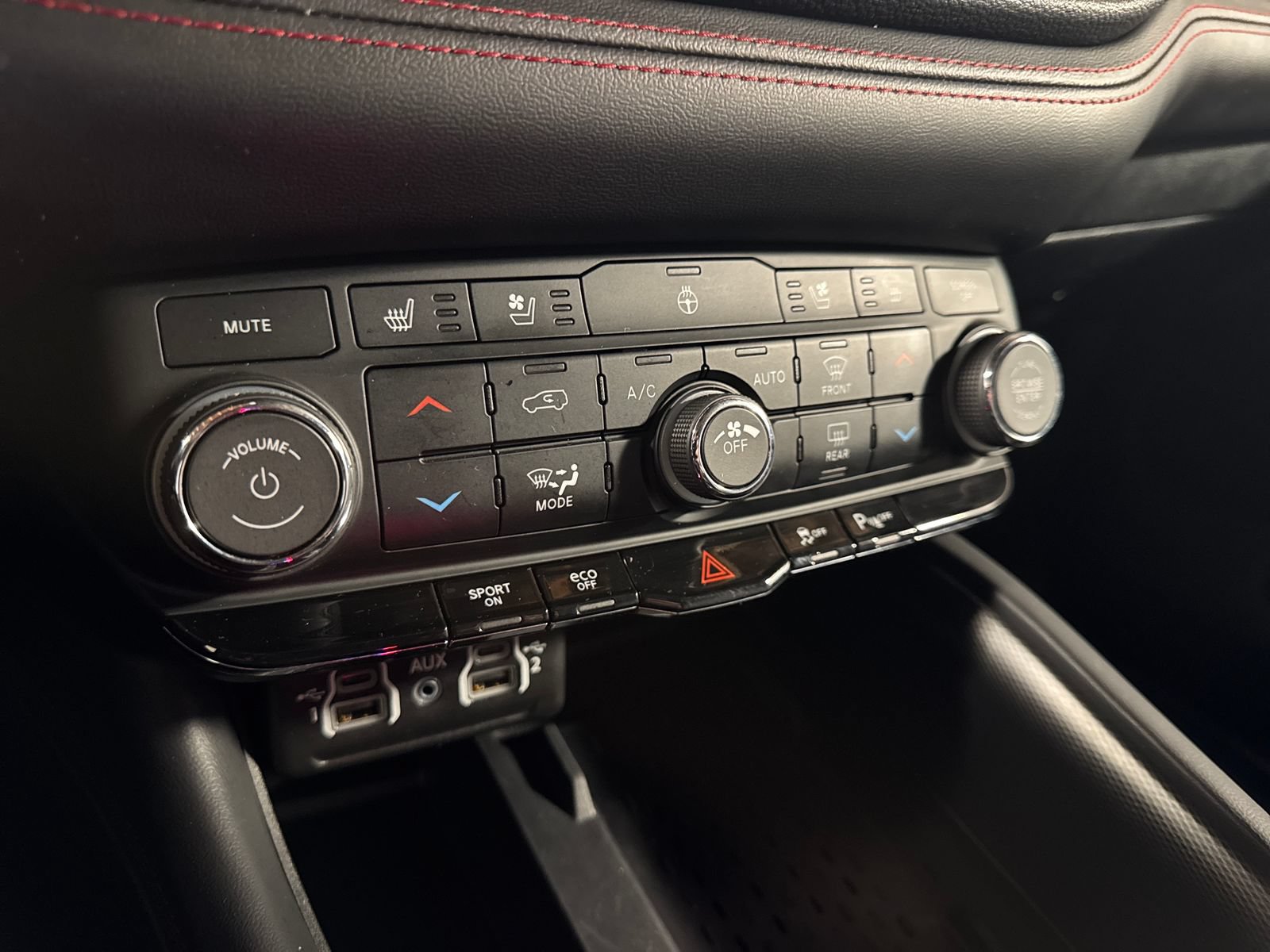 Used 2025 Dodge Durango R/T AWD/4WD image 24