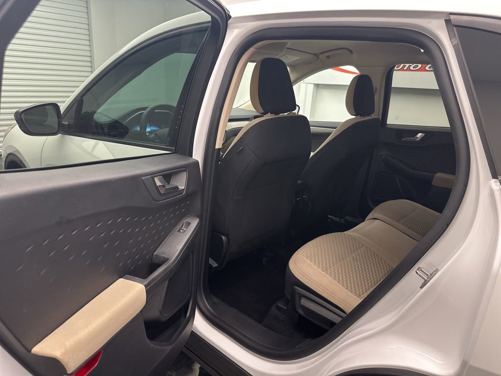 Used 2020 Ford Escape SE Sport image 6