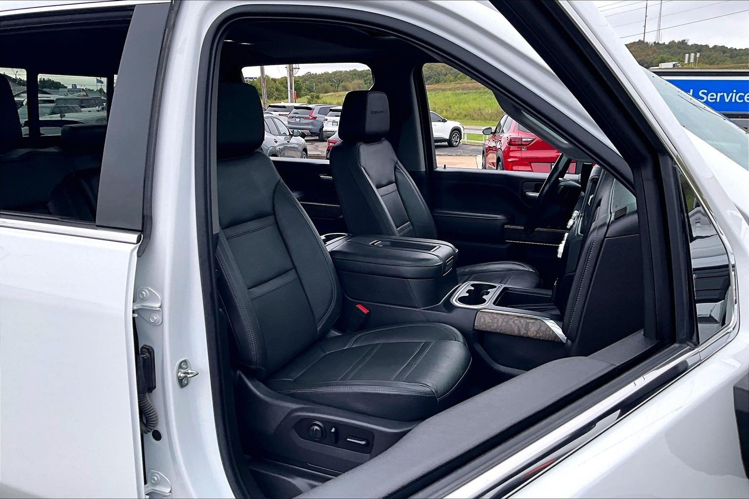 Used 2021 GMC Sierra 3500 Denali w/ Denali Ultimate Package AWD/4WD image 7