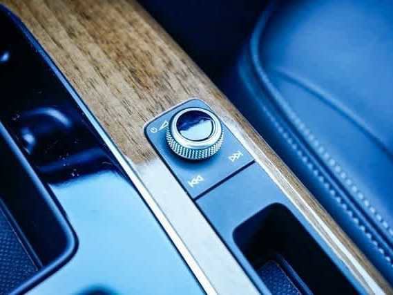 Used 2023 Audi Q5 2.0T Premium w/ Convenience Package image 23