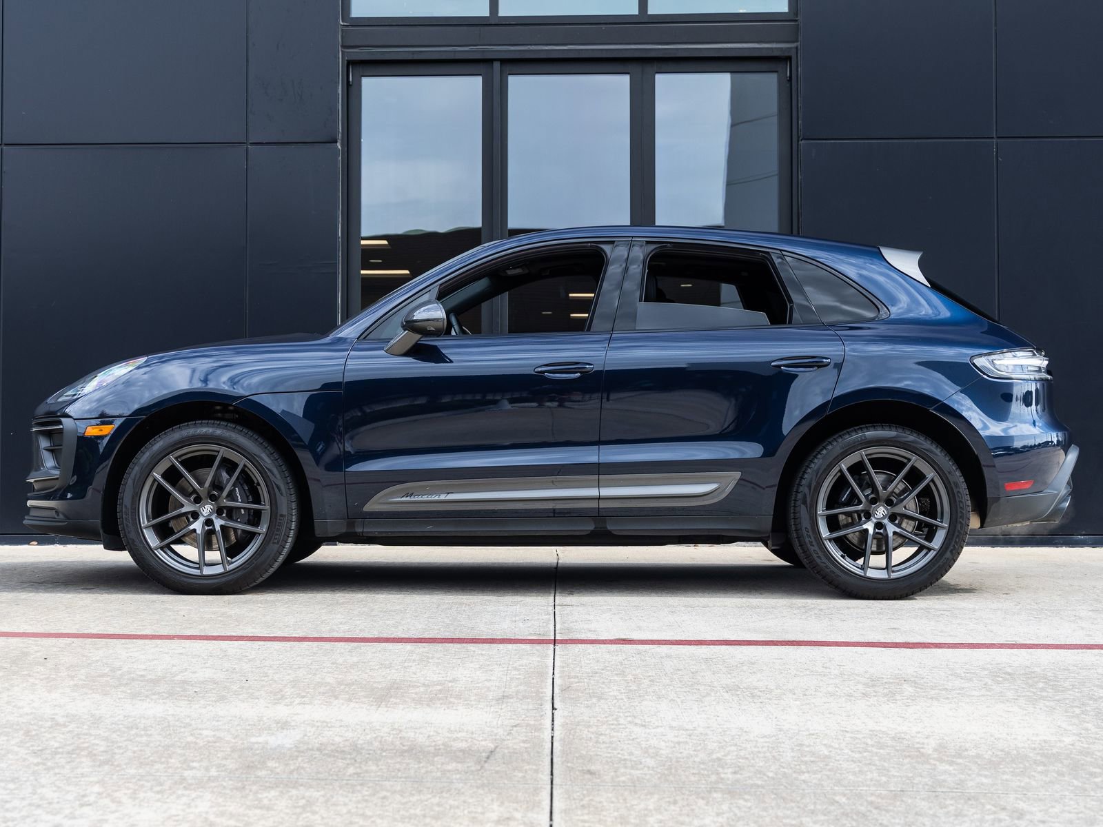 Certified 2023 Porsche Macan Turbo AWD/4WD image 2
