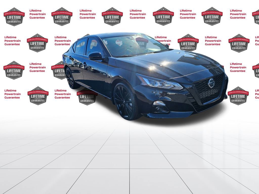 Certified 2022 Nissan Altima 2.5 SR w/ Midnight Edition Package image 5