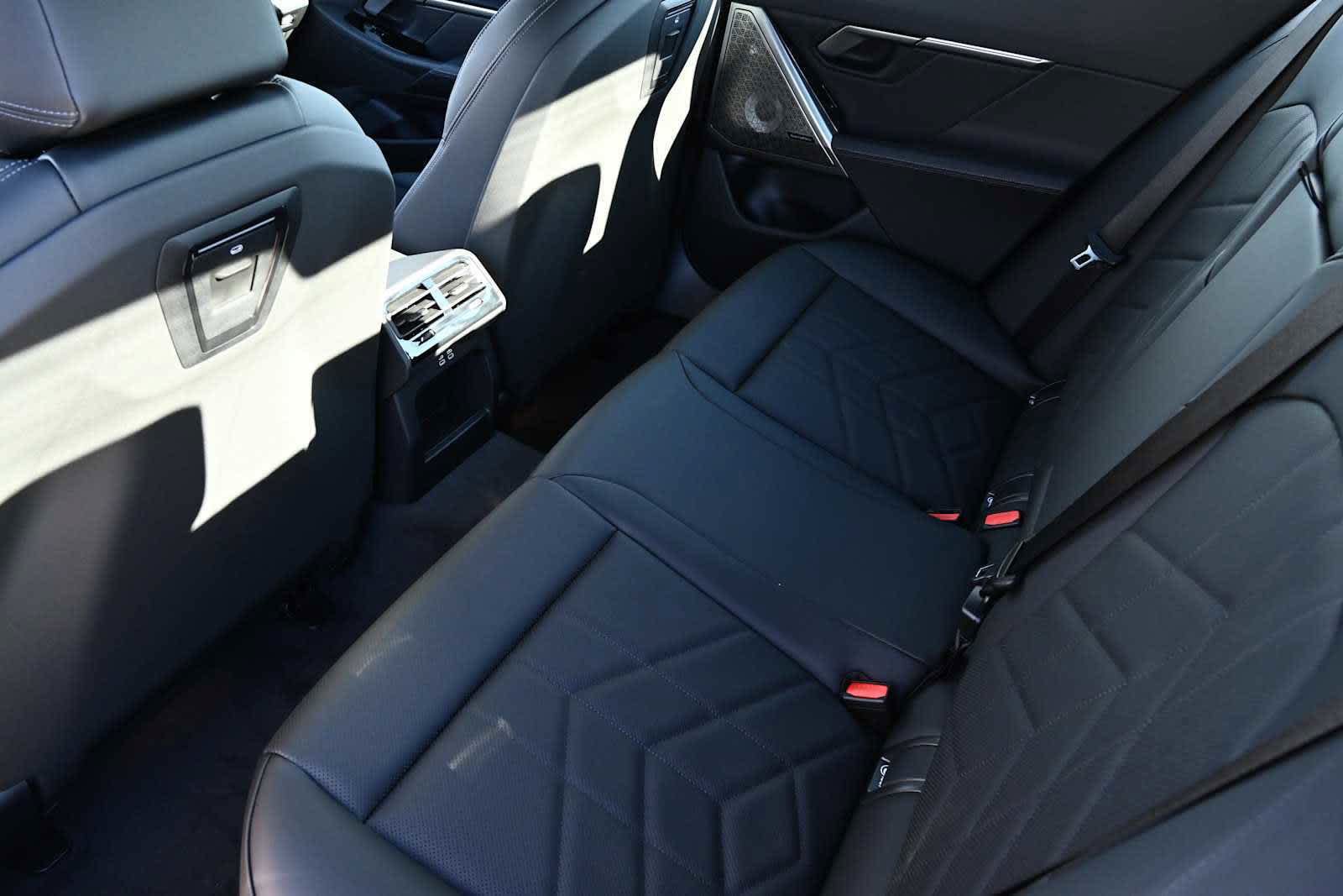 Used 2026 BMW 530i w/ M Sport Package RWD image 10