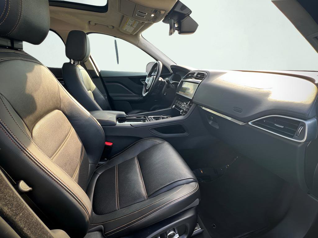 Used 2019 Jaguar F-PACE Prestige image 23