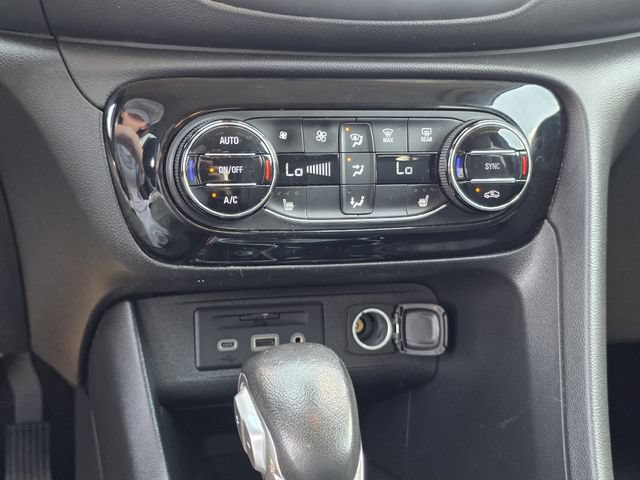 Used 2022 Buick Encore GX Select w/ Advanced Technology Package FWD image 20