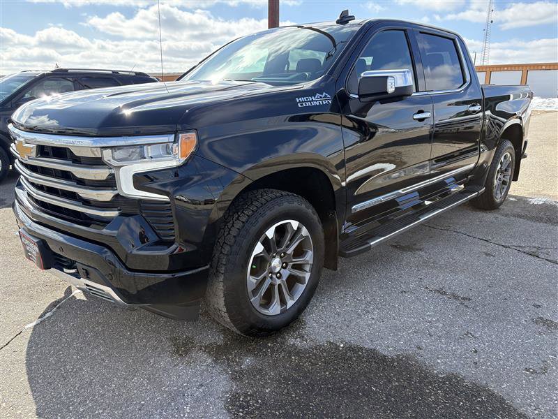 Used 2023 Chevrolet Silverado 1500 High Country w/ Technology Package image 2