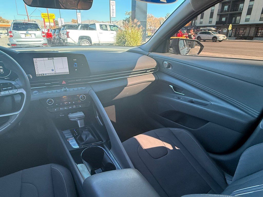 Used 2023 Hyundai Elantra SEL w/ Convenience Package image 32
