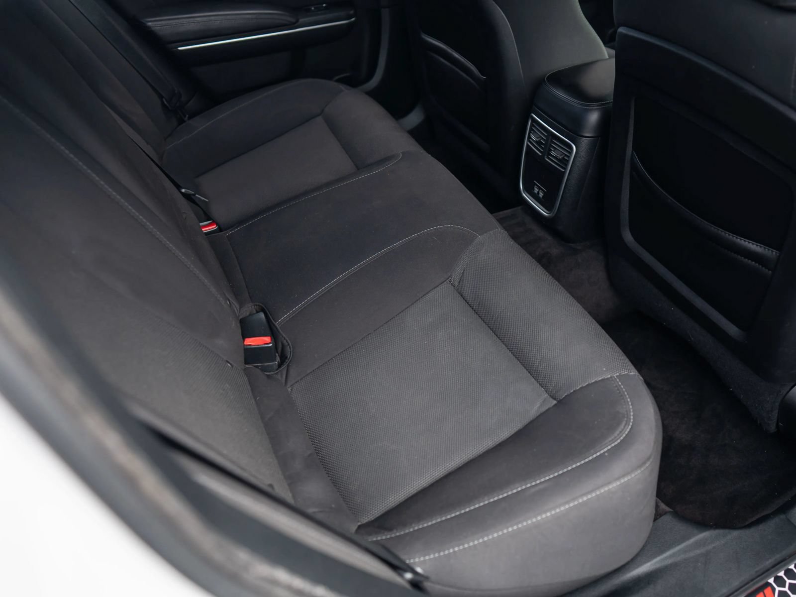 Used 2018 Dodge Charger R/T Scat Pack w/ Driver Confidence Group RWD image 16