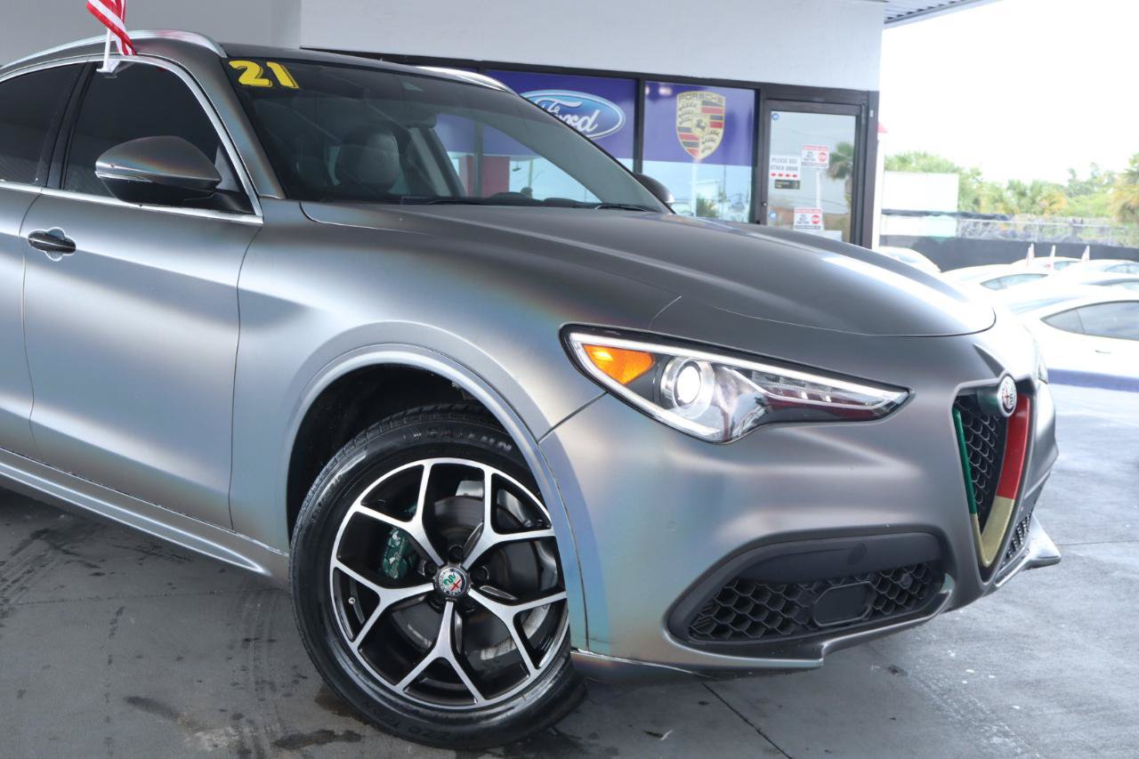 Used 2021 Alfa Romeo Stelvio Ti w/ Nero Edizione AWD/4WD image 2
