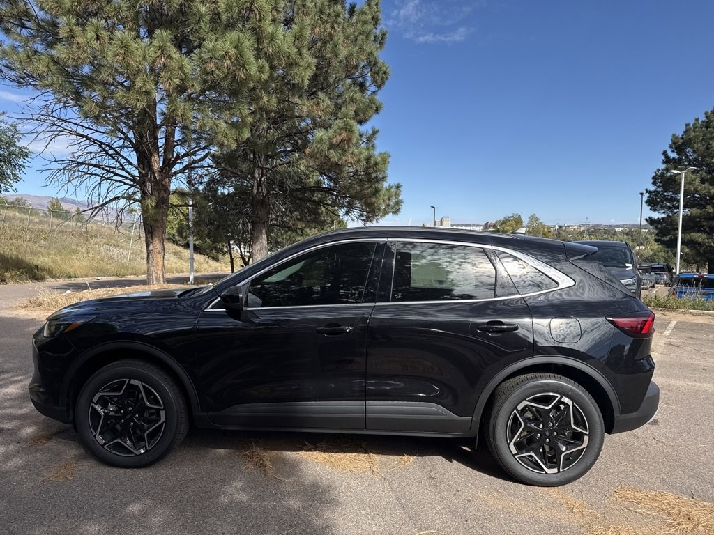 New 2026 Ford Escape Platinum image 9