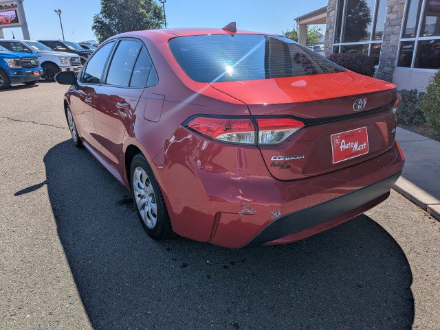 Used 2020 Toyota Corolla LE FWD image 3
