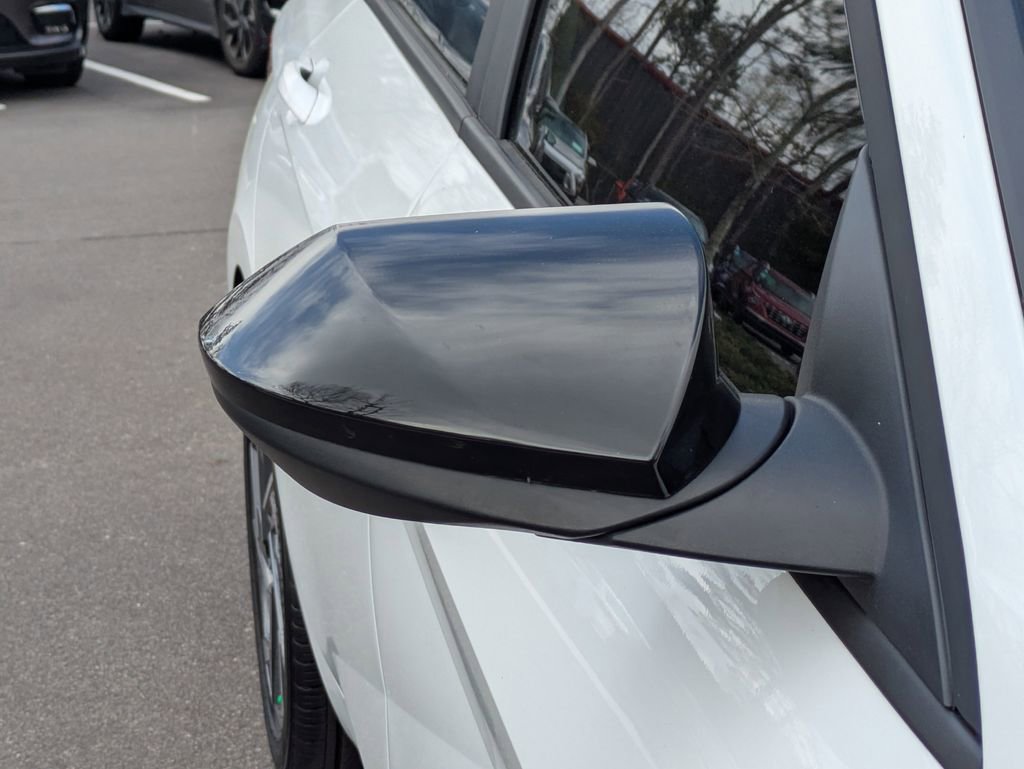 Certified 2025 Hyundai Elantra Sport image 11