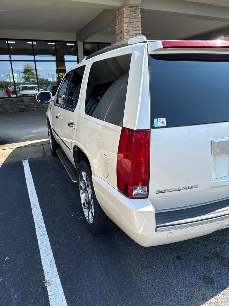 Used 2007 Cadillac Escalade AWD w/ Information Package image 5