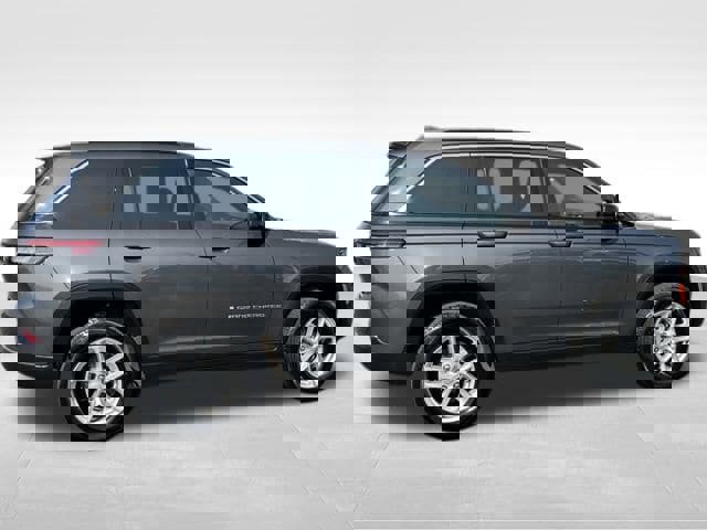 Used 2025 Jeep Grand Cherokee Laredo X w/ Luxury Tech Group I image 41