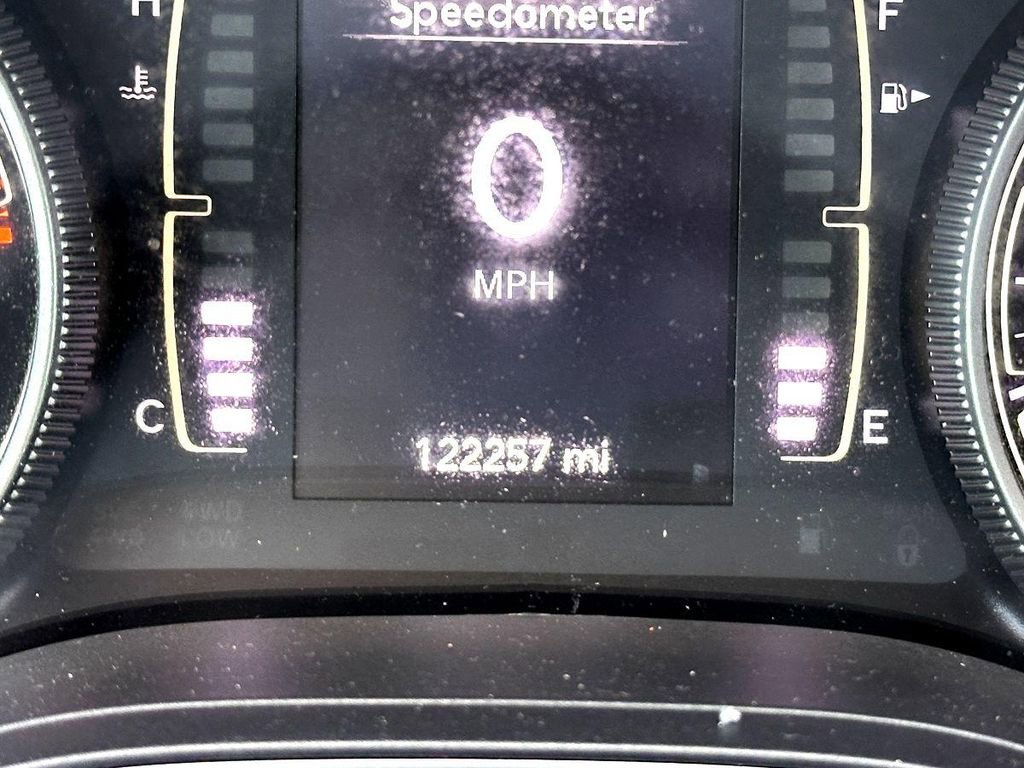 Used 2019 Jeep Cherokee Latitude Plus image 26