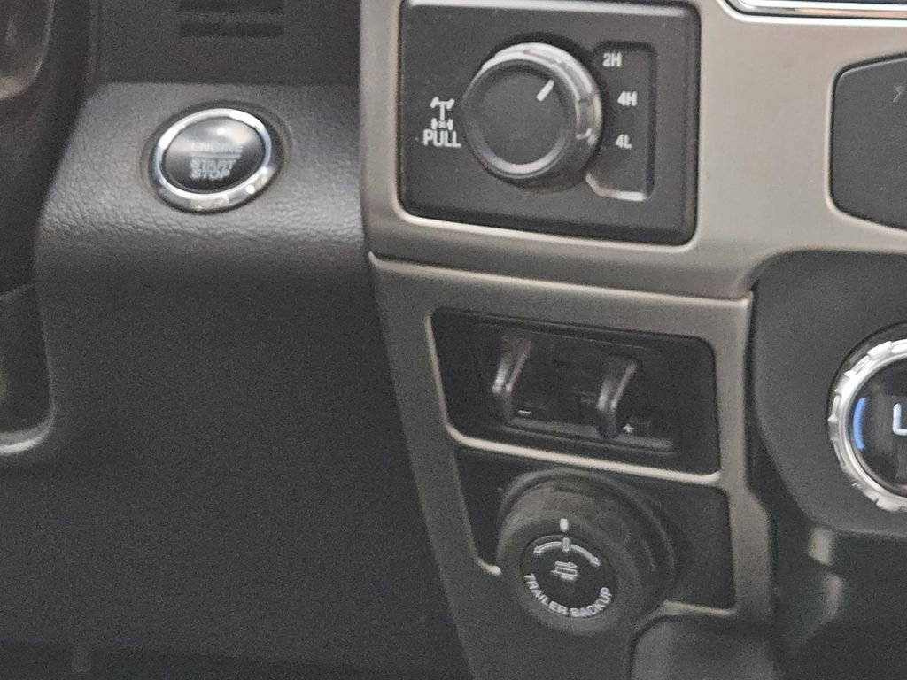 Used 2022 Ford F350 Platinum w/ FX4 Off-Road Package image 18