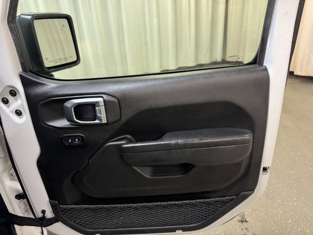 Used 2022 Jeep Gladiator Rubicon w/ Cold Weather Group image 28