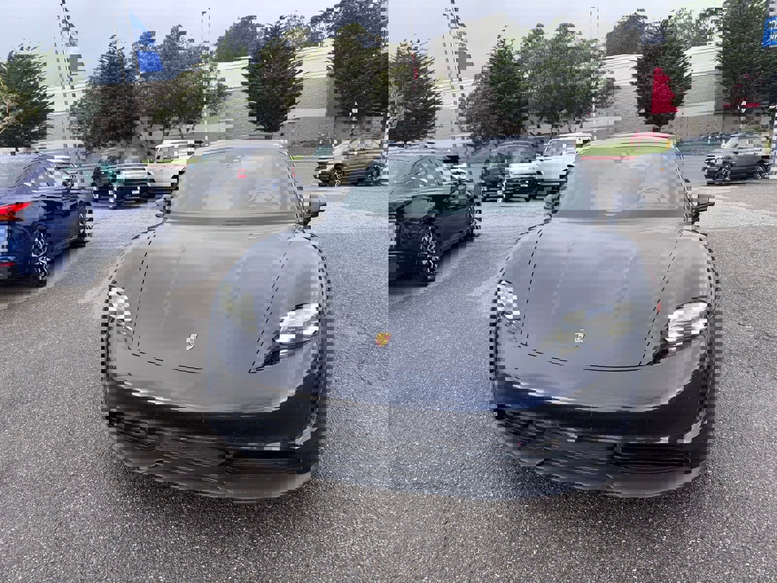 Used 2021 Porsche Taycan image 2