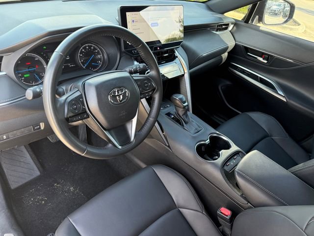 Used 2024 Toyota Venza XLE image 10