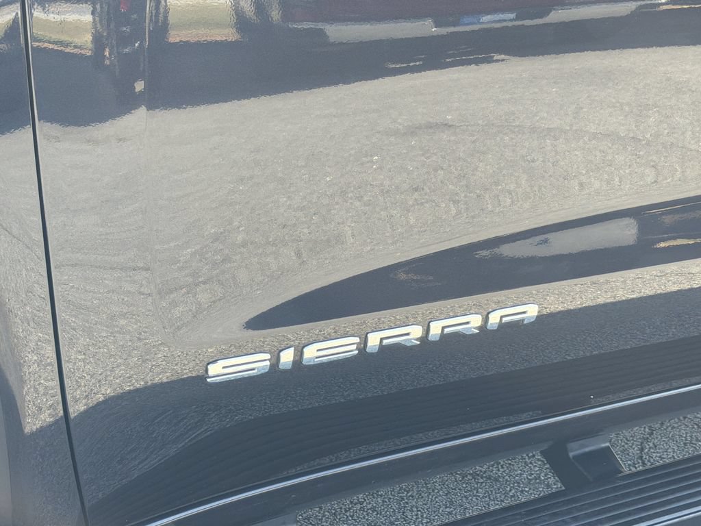 Used 2025 GMC Sierra 1500 SLT AWD/4WD image 29
