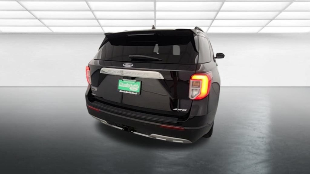 Used 2022 Ford Explorer XLT w/ Equipment Group 202A AWD/4WD image 7