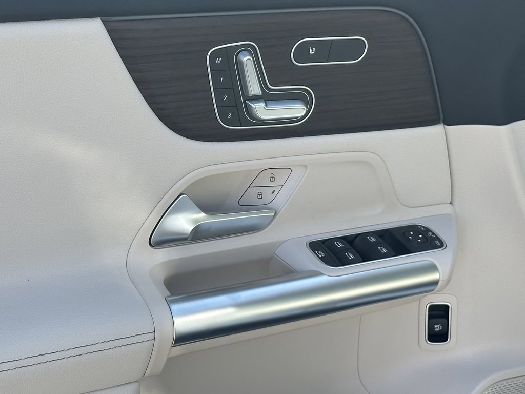 New 2026 Mercedes-Benz GLA 250 image 12