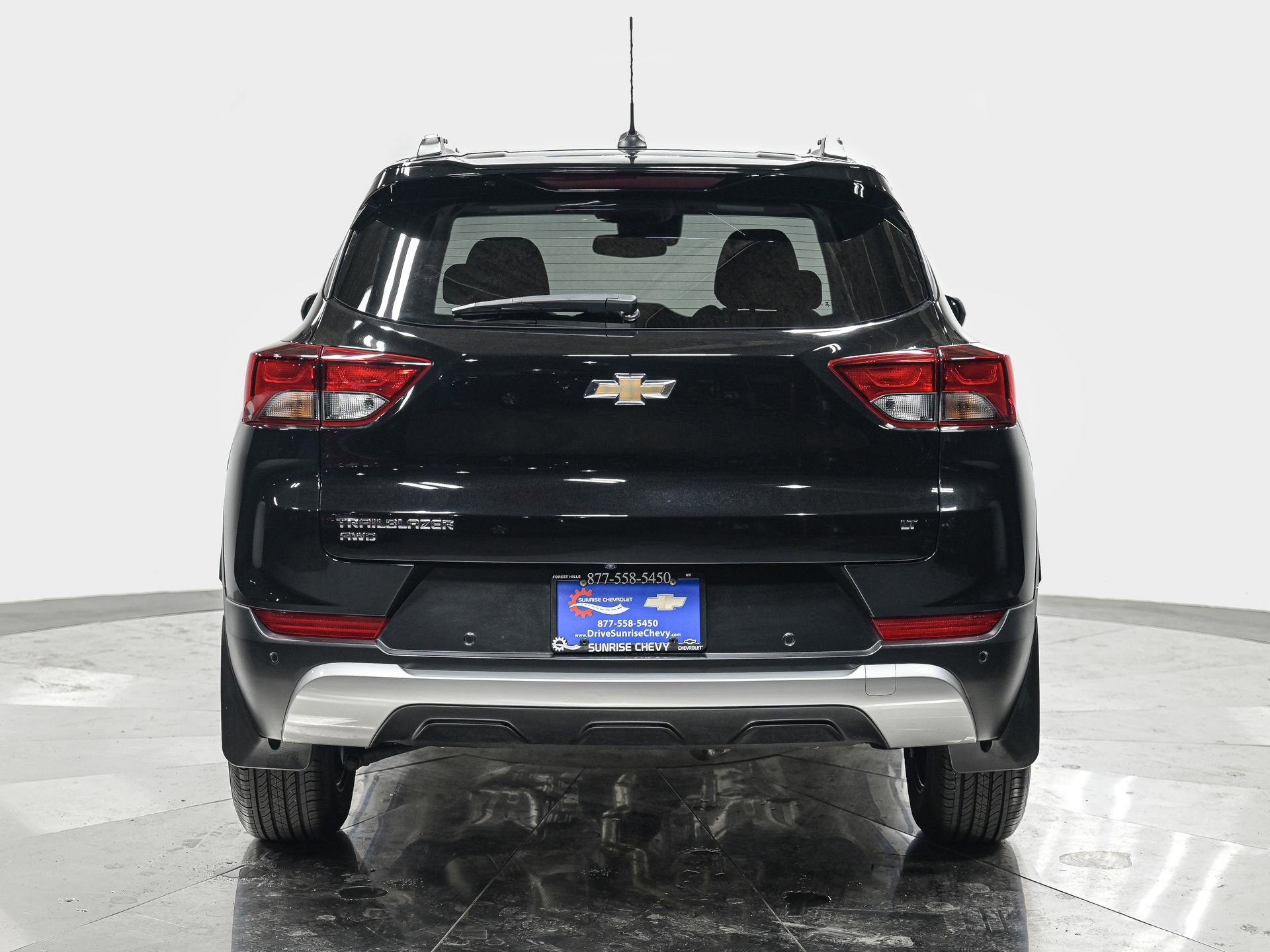 Used 2023 Chevrolet TrailBlazer LT w/ Convenience Package AWD/4WD image 5