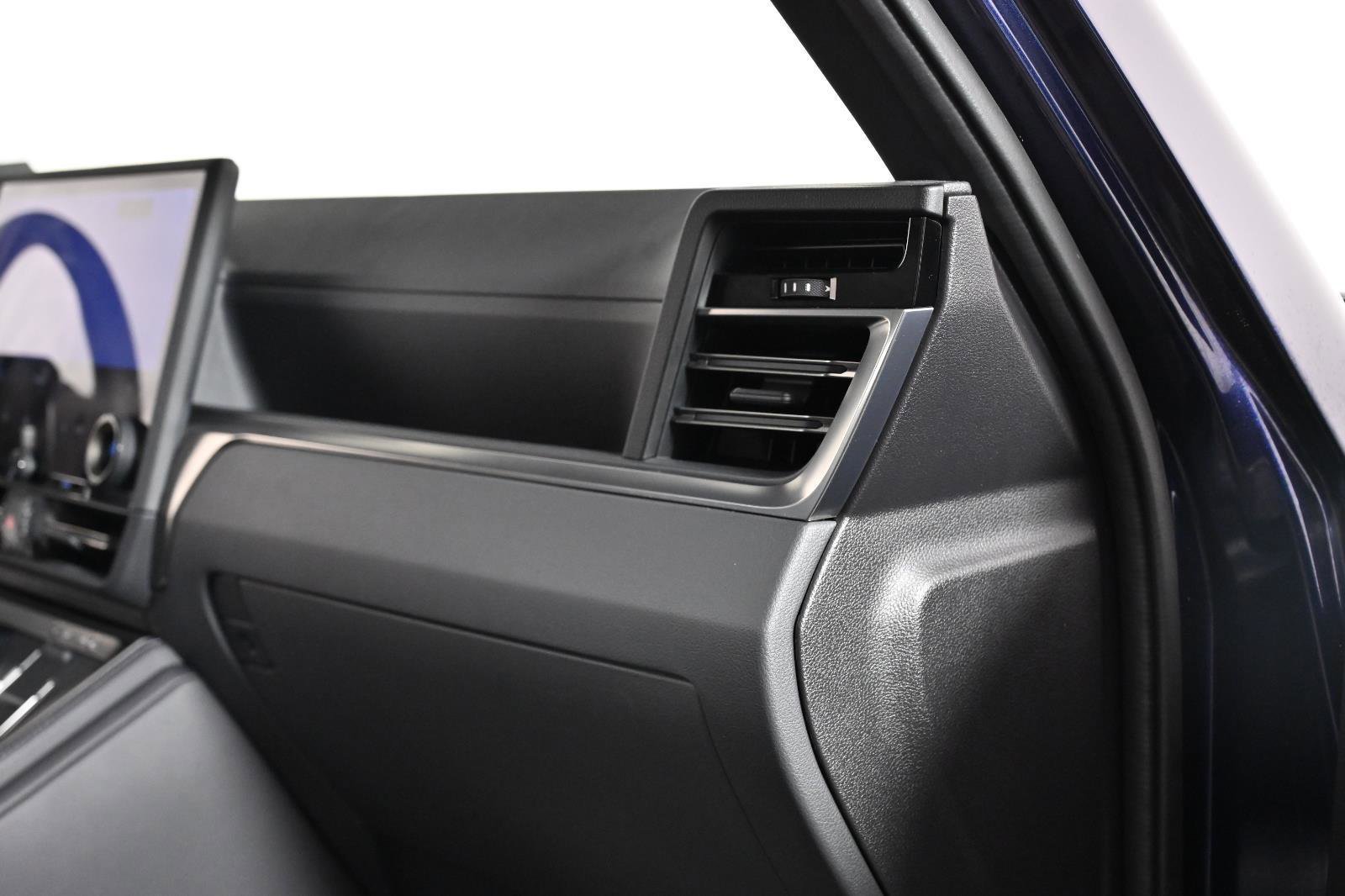 Used 2025 Lexus GX 550 w/ Accessory Package (2T) image 24