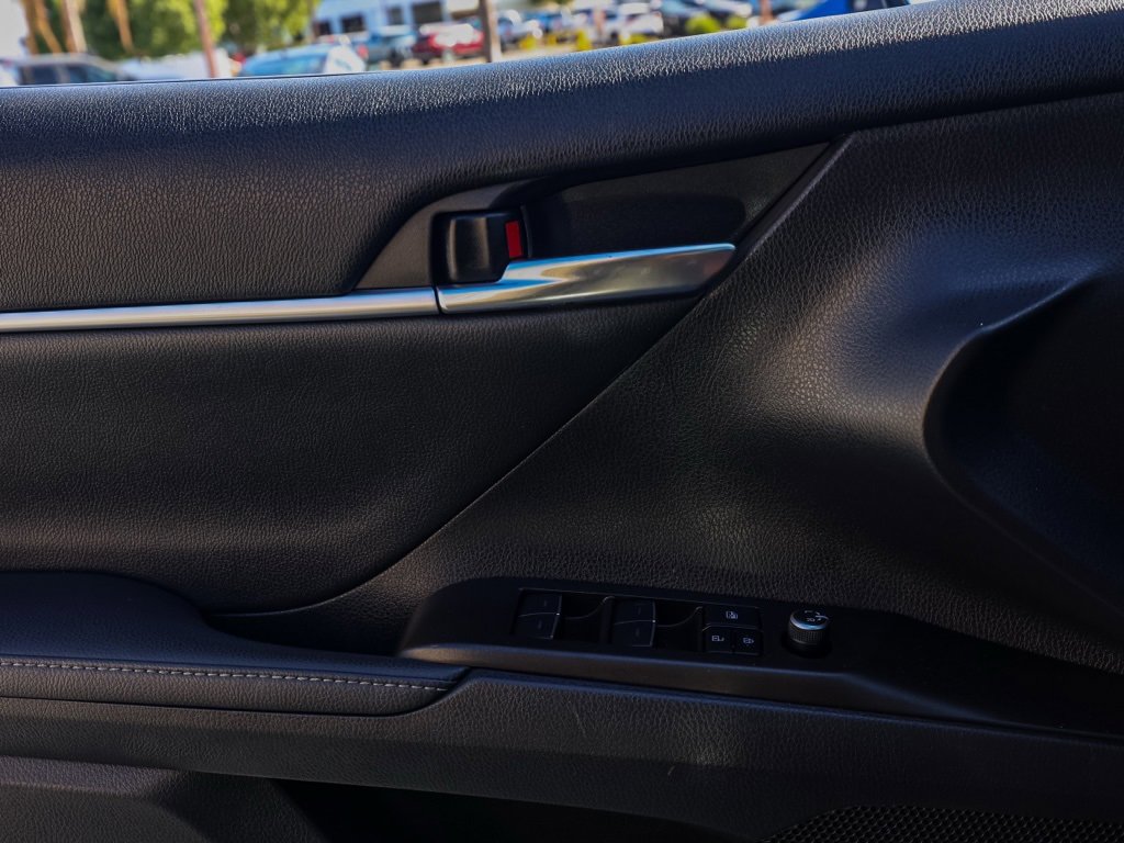 Used 2022 Toyota Camry XSE image 23