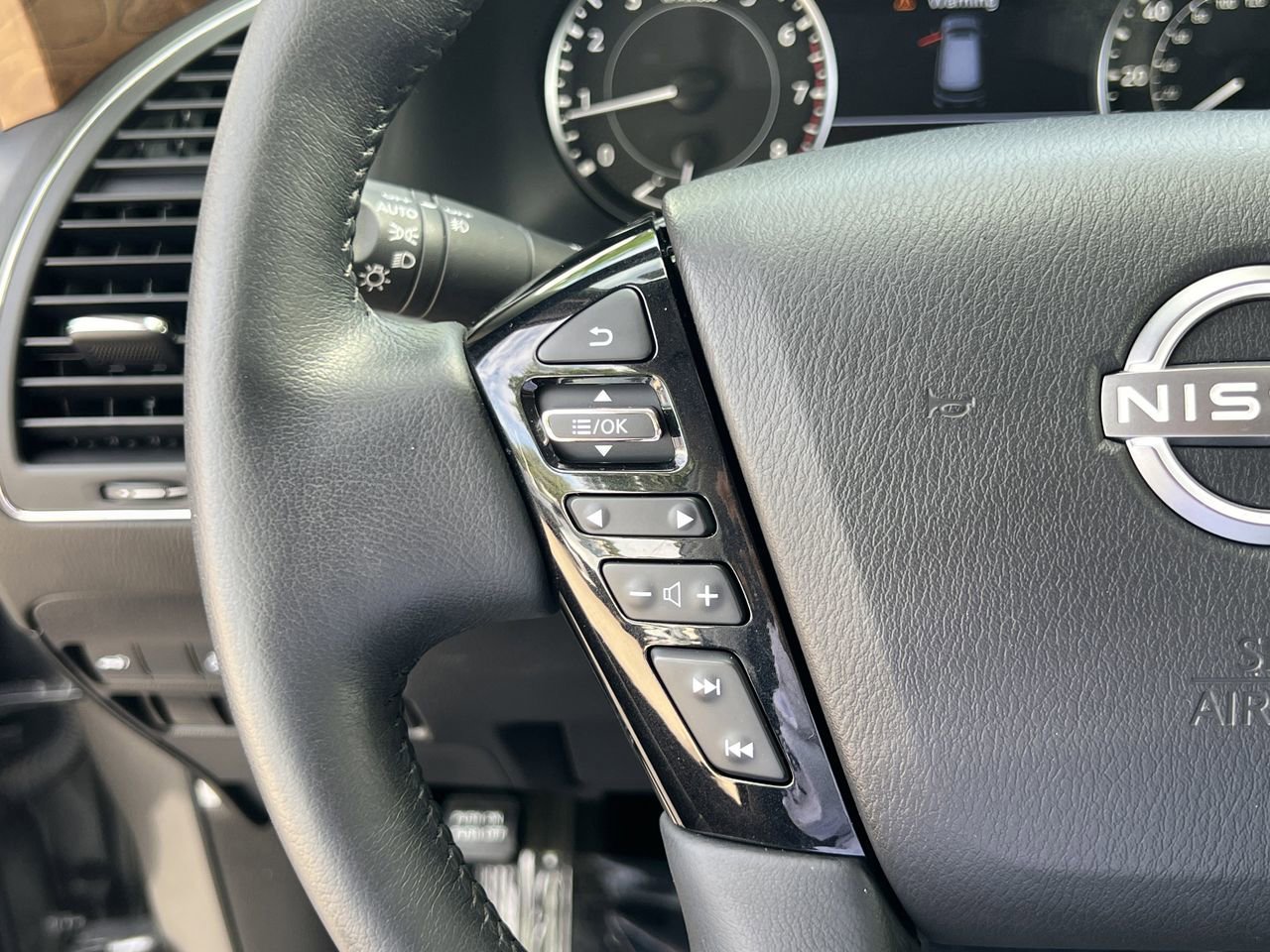 Certified 2024 Nissan Armada SL w/ Captain's Chairs Package image 10
