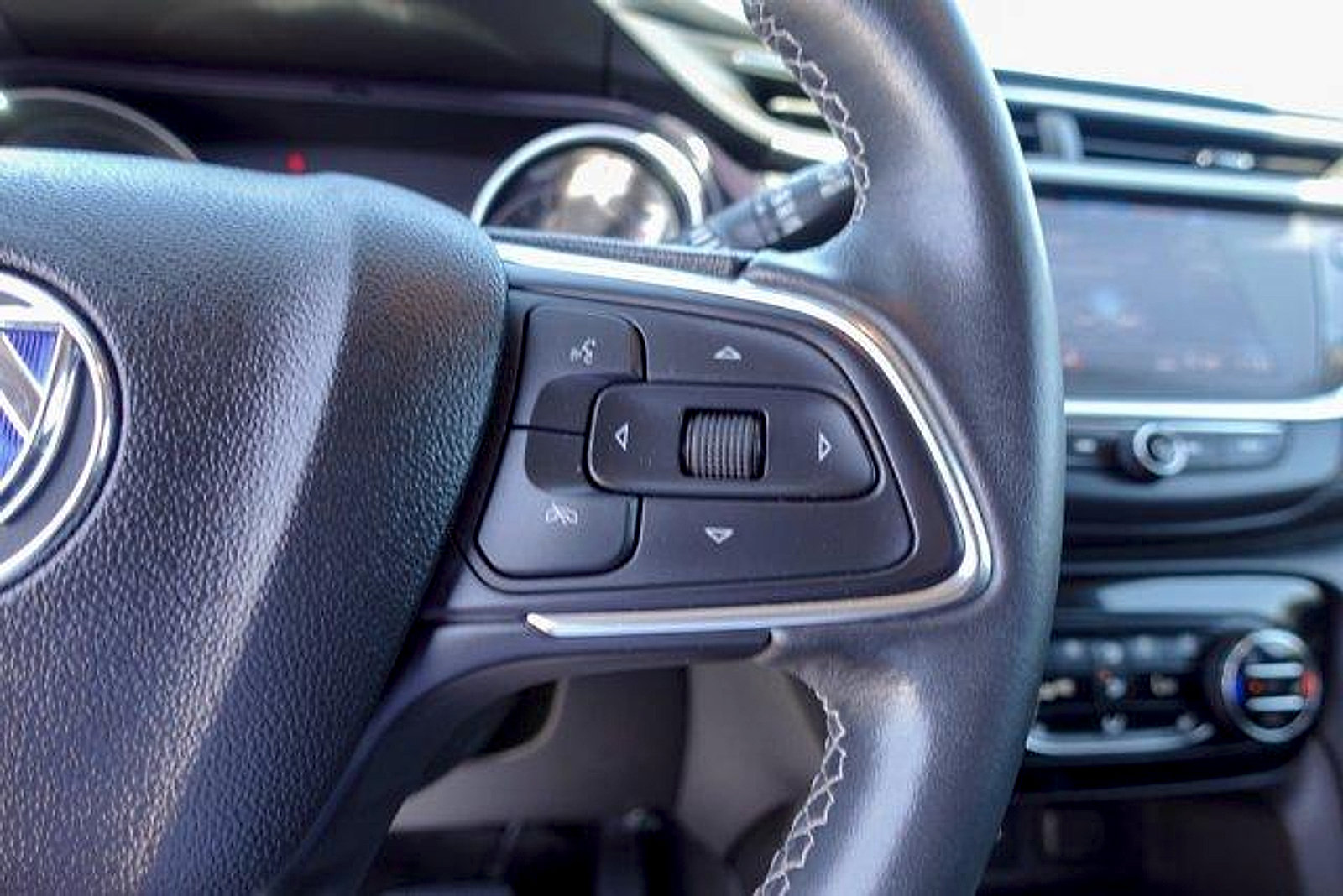 Used 2022 Buick Encore GX Select AWD/4WD image 15
