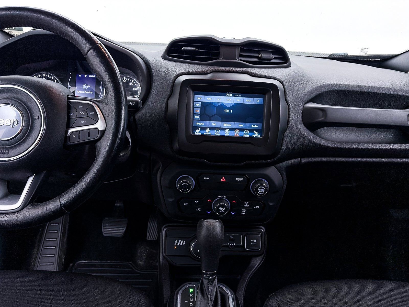 Used 2019 Jeep Renegade Latitude w/ Cold Weather Group image 4