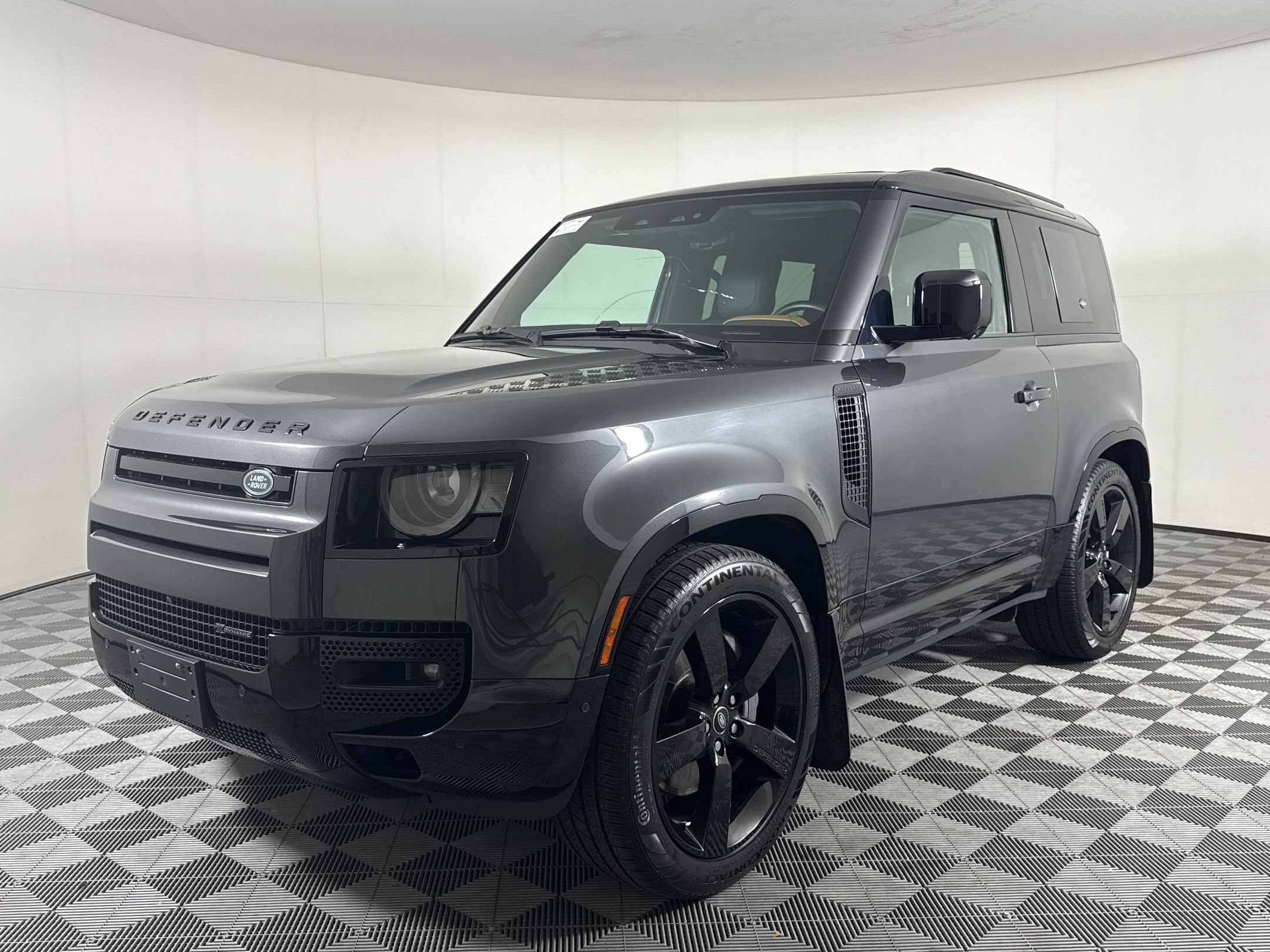 Used 2023 Land Rover Defender 90 X-Dynamic SE AWD/4WD image 1