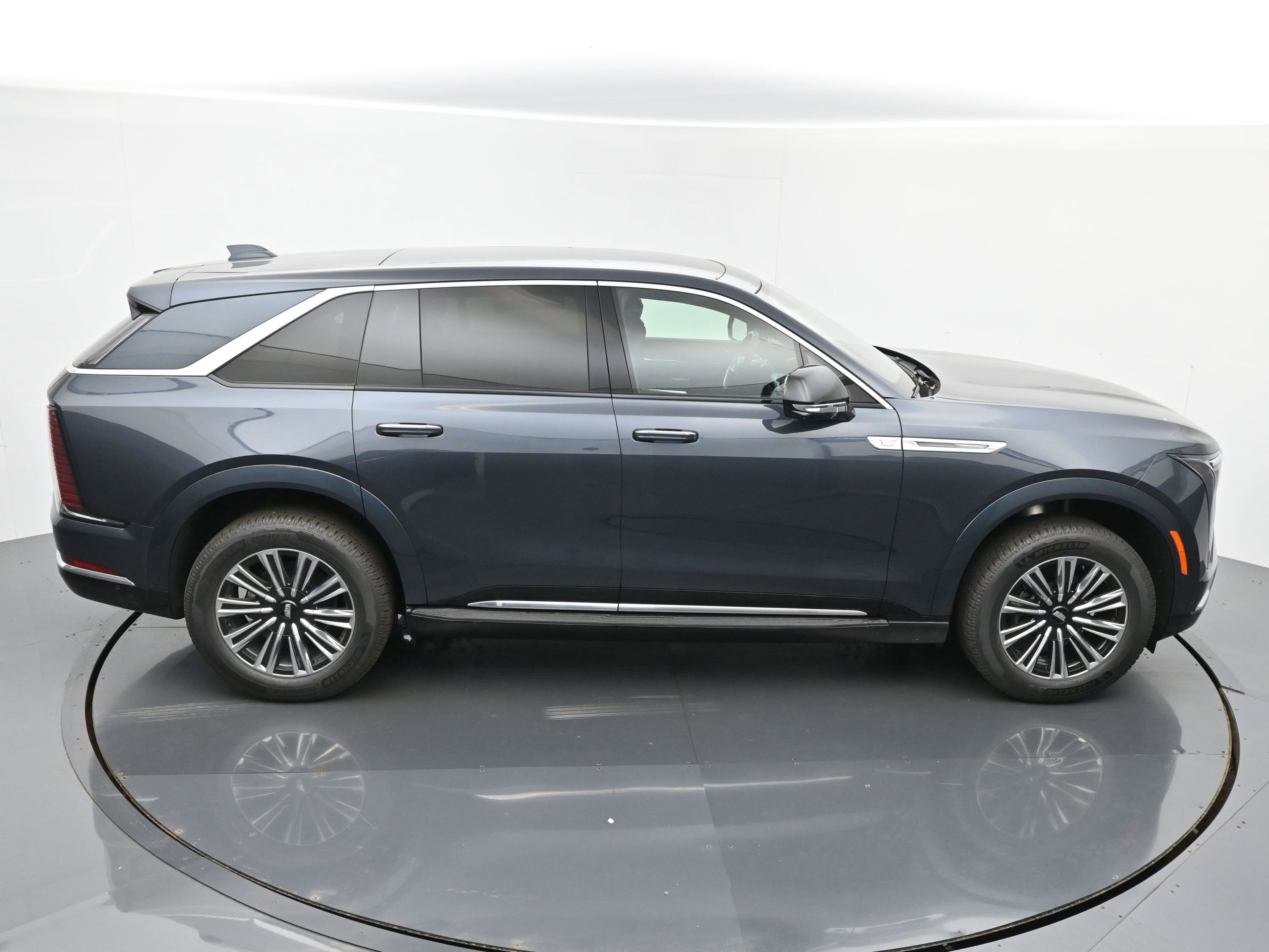 New 2026 Cadillac Escalade IQ Luxury 1 w/ LPO, Floor Liner Package image 28