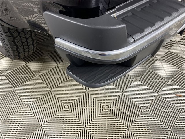 Used 2017 GMC Canyon SLE image 20