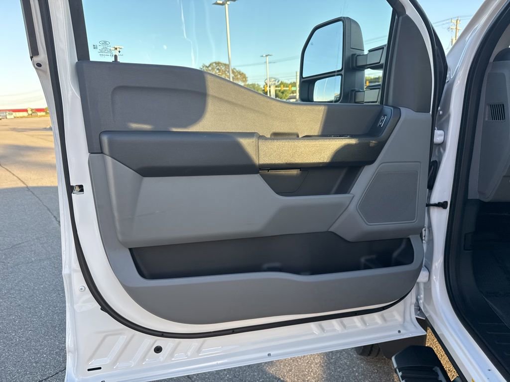 New 2026 Ford F450 XL w/ XL Chrome Package image 12