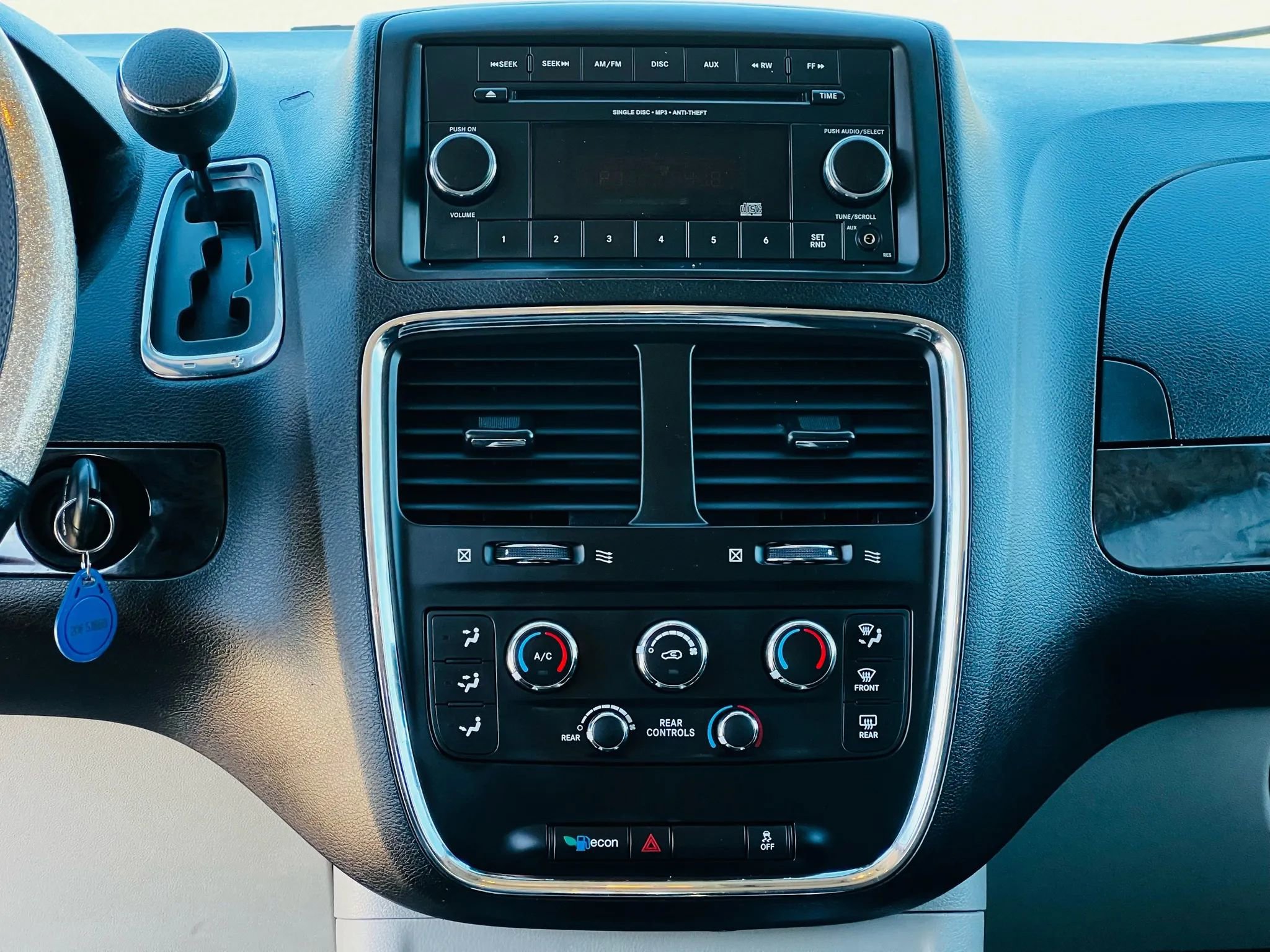 Used 2014 Dodge Grand Caravan SXT image 15