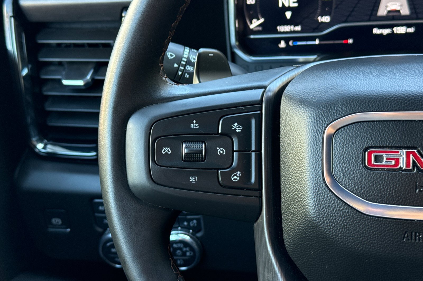 Used 2025 GMC Sierra 1500 AT4 AWD/4WD image 30