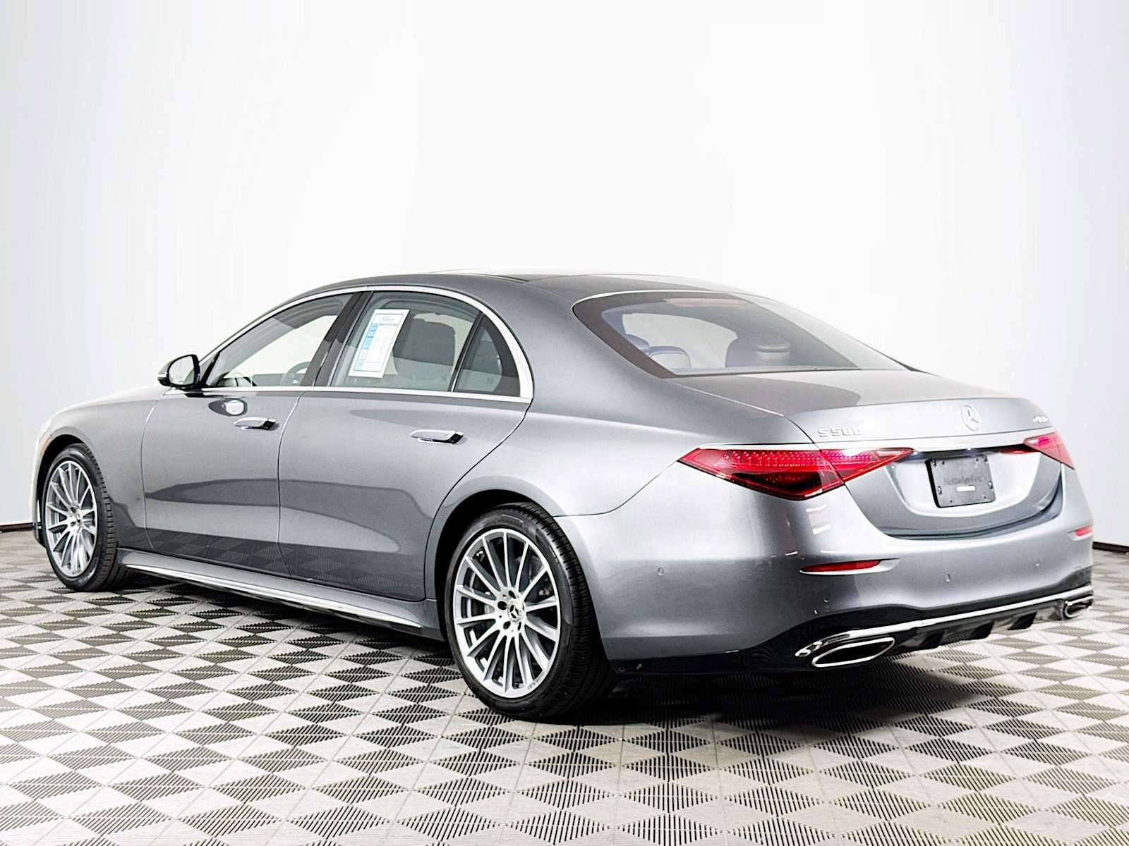 Used 2022 Mercedes-Benz S 580 4MATIC Sedan image 7