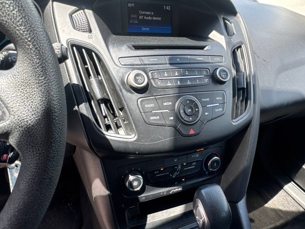 Used 2017 Ford Focus SE FWD image 13