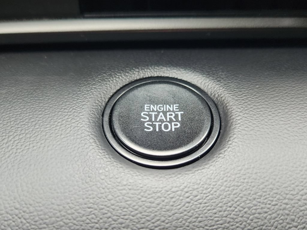 Used 2025 Hyundai Elantra Sport FWD image 16