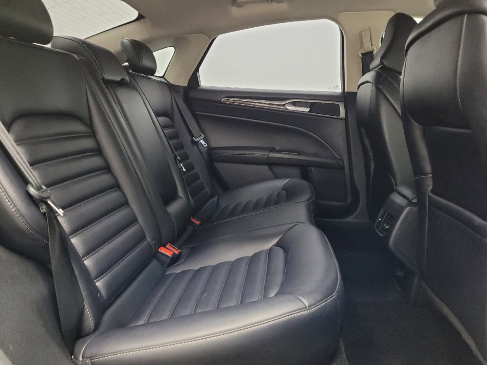 Used 2020 Ford Fusion SEL FWD image 19