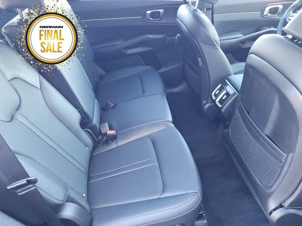 Certified 2025 Kia Sorento S image 18