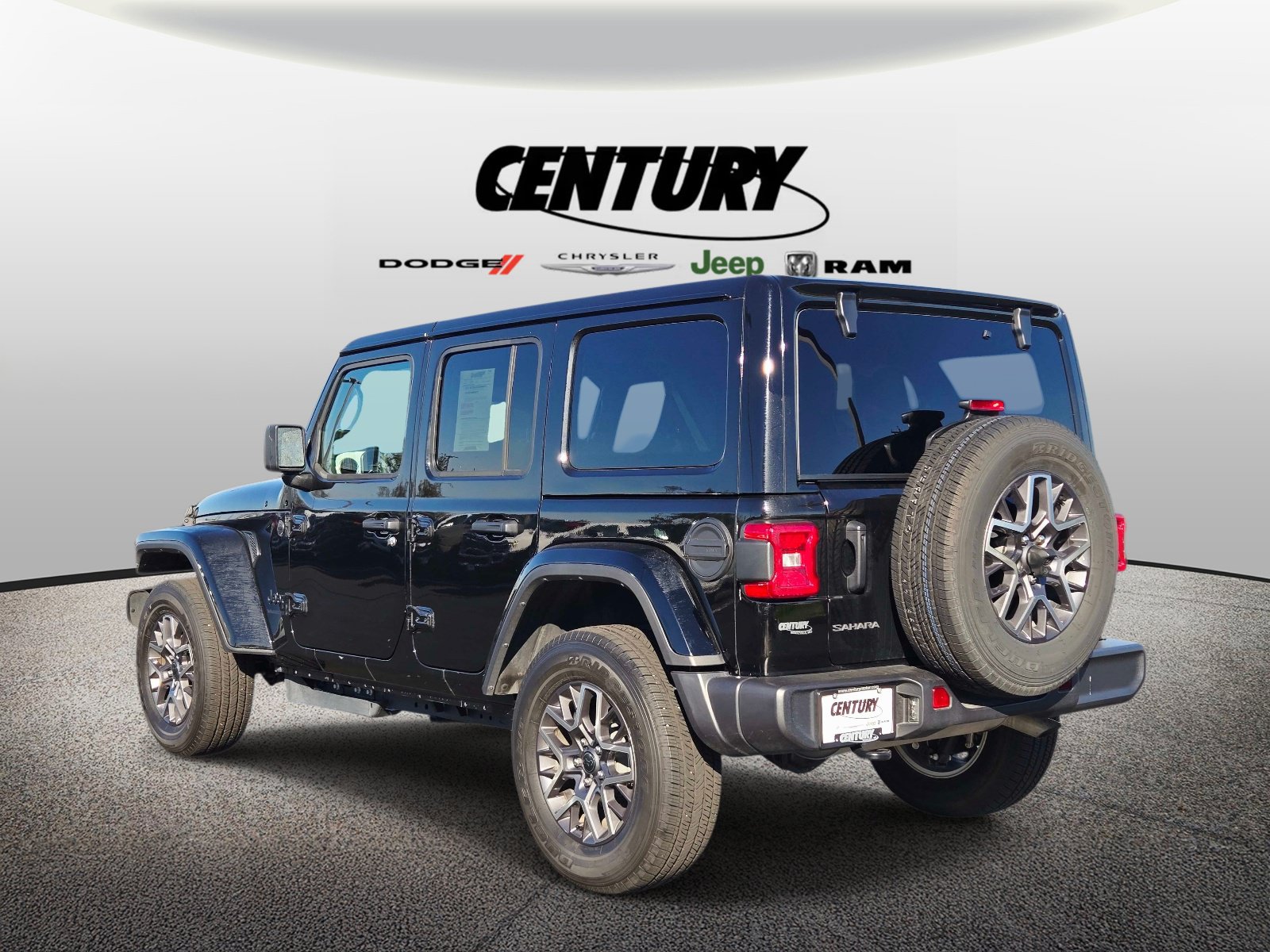 Used 2026 Jeep Wrangler Unlimited Sahara AWD/4WD image 6