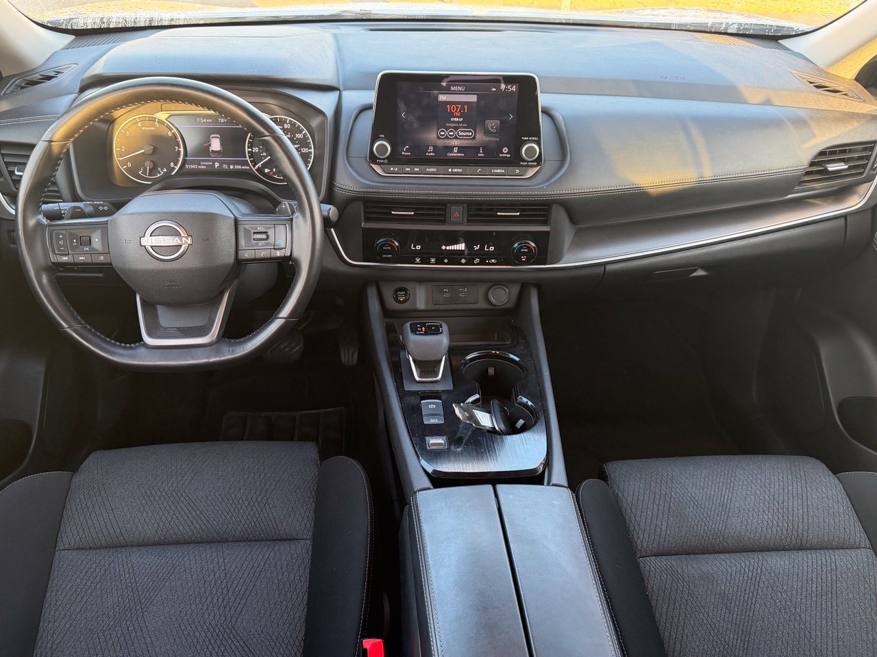 Certified 2025 Nissan Rogue SV FWD image 8