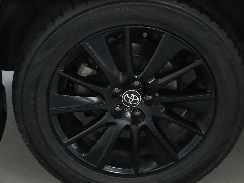 Used 2019 Toyota Highlander SE w/ Nightshade Edition AWD/4WD image 12