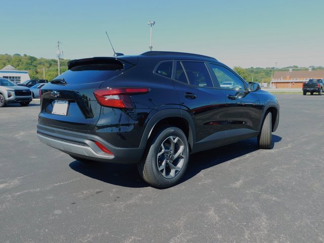 New 2025 Chevrolet Trax LT w/ Sunroof Package image 9