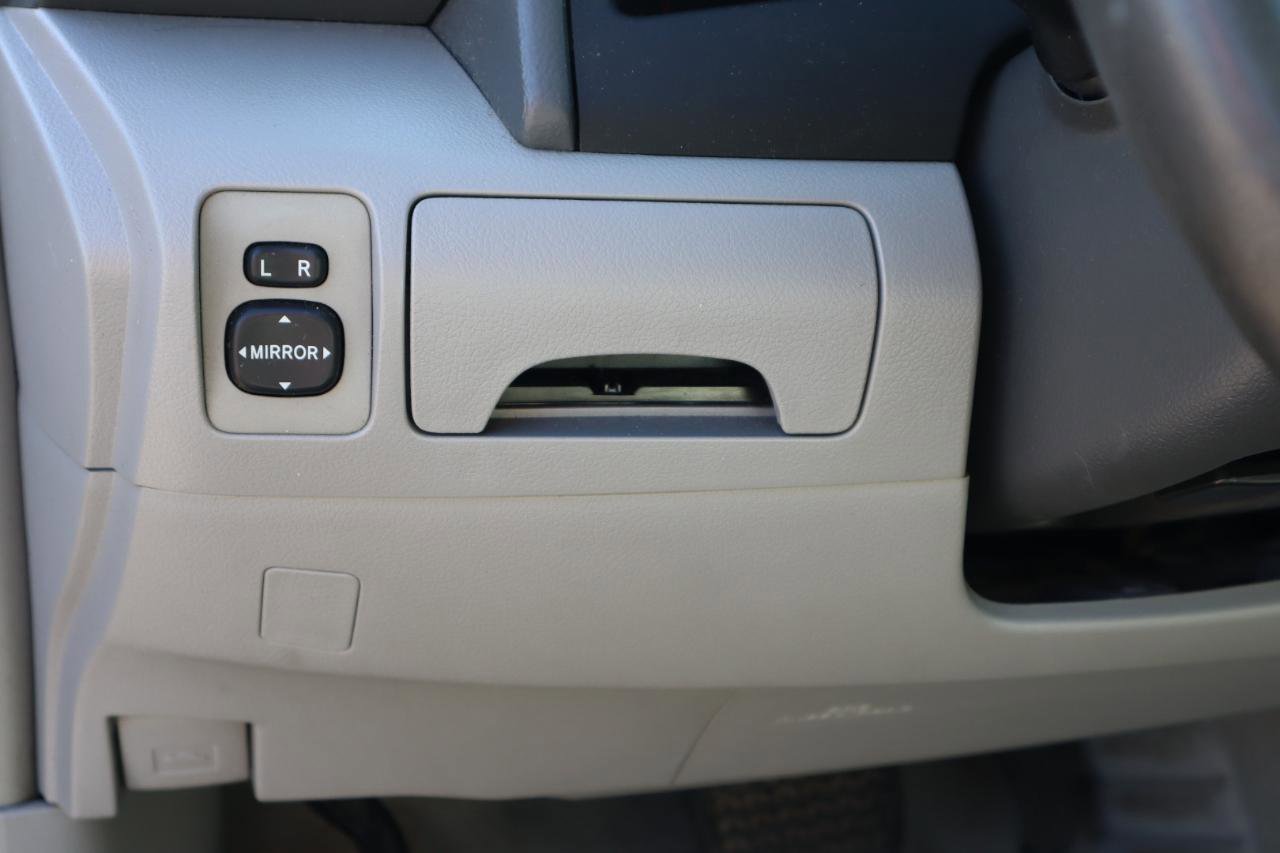 Used 2009 Toyota Camry XLE FWD image 12