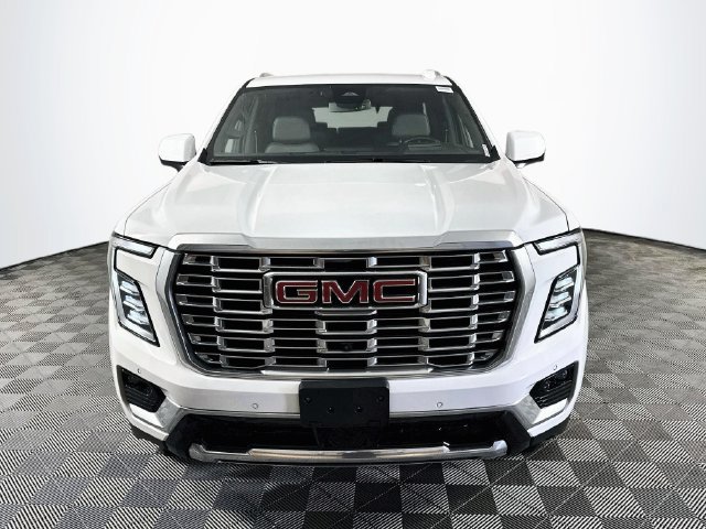 Used 2025 GMC Yukon Denali AWD/4WD image 2