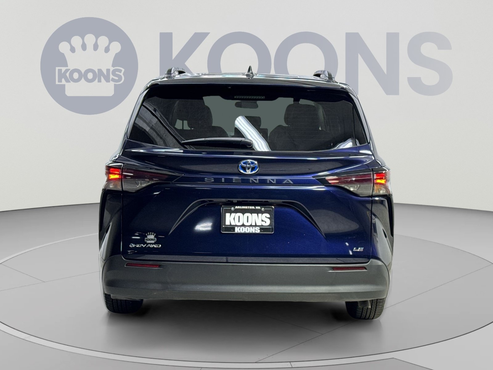 Used 2025 Toyota Sienna LE AWD/4WD image 19